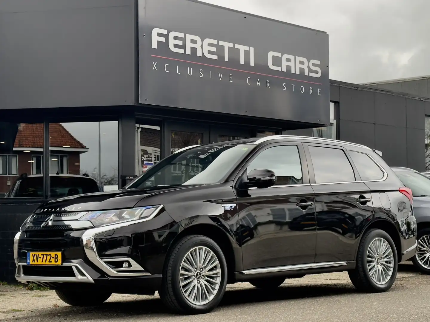 Mitsubishi Outlander 2.4 PHEV INSTYLE AUTOM. DESIGNO-LEDER PANODAK CAME Negro - 1