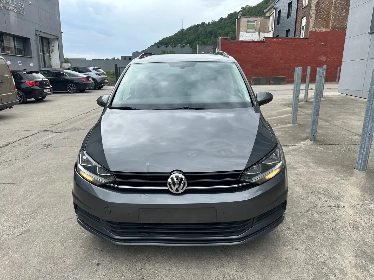 Volkswagen Touran Touran 1.6 TDi SCR Trendline Gris - 1