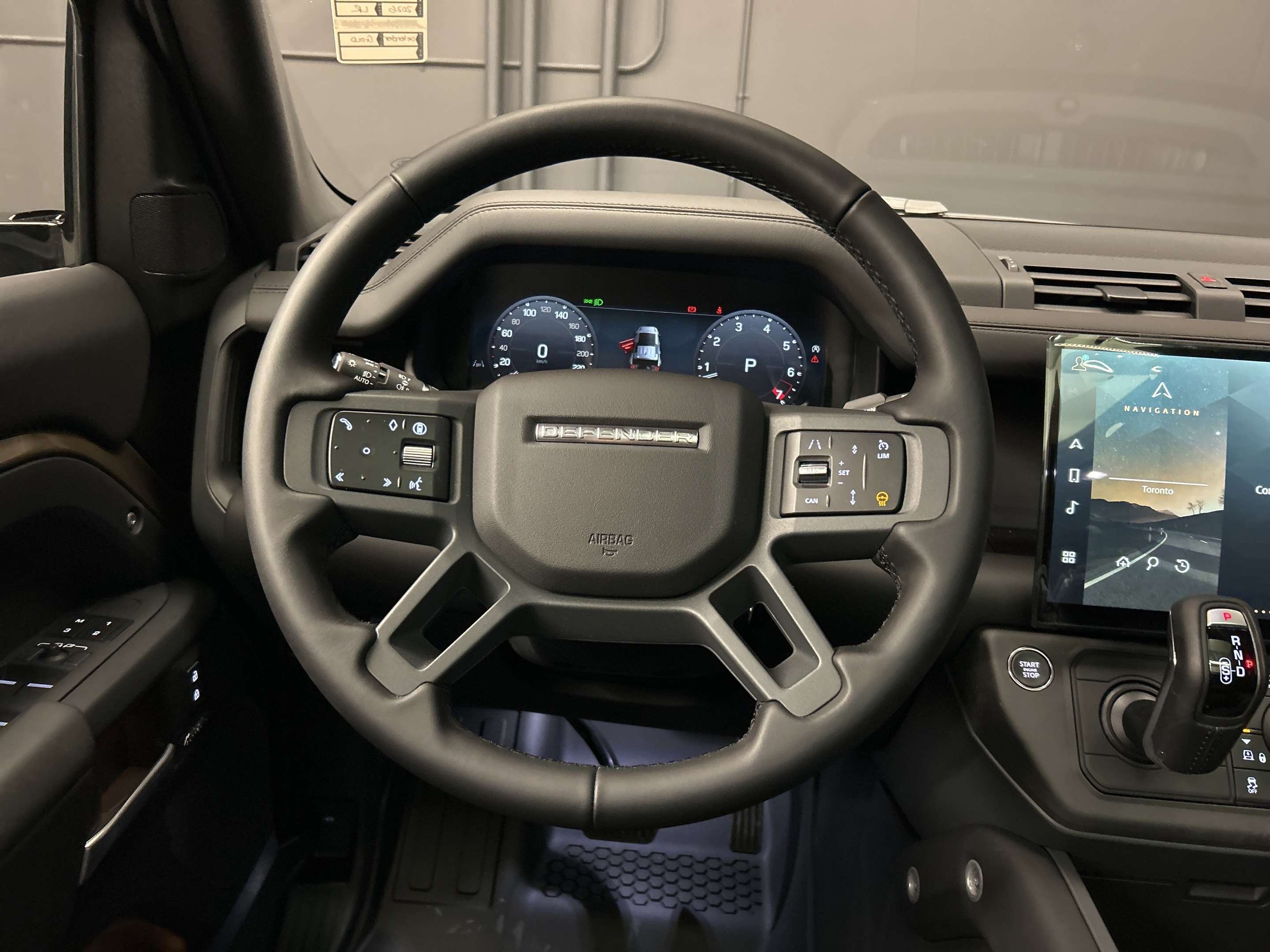 2026 Land Rover Defender X-Dynamic SE thumb 14