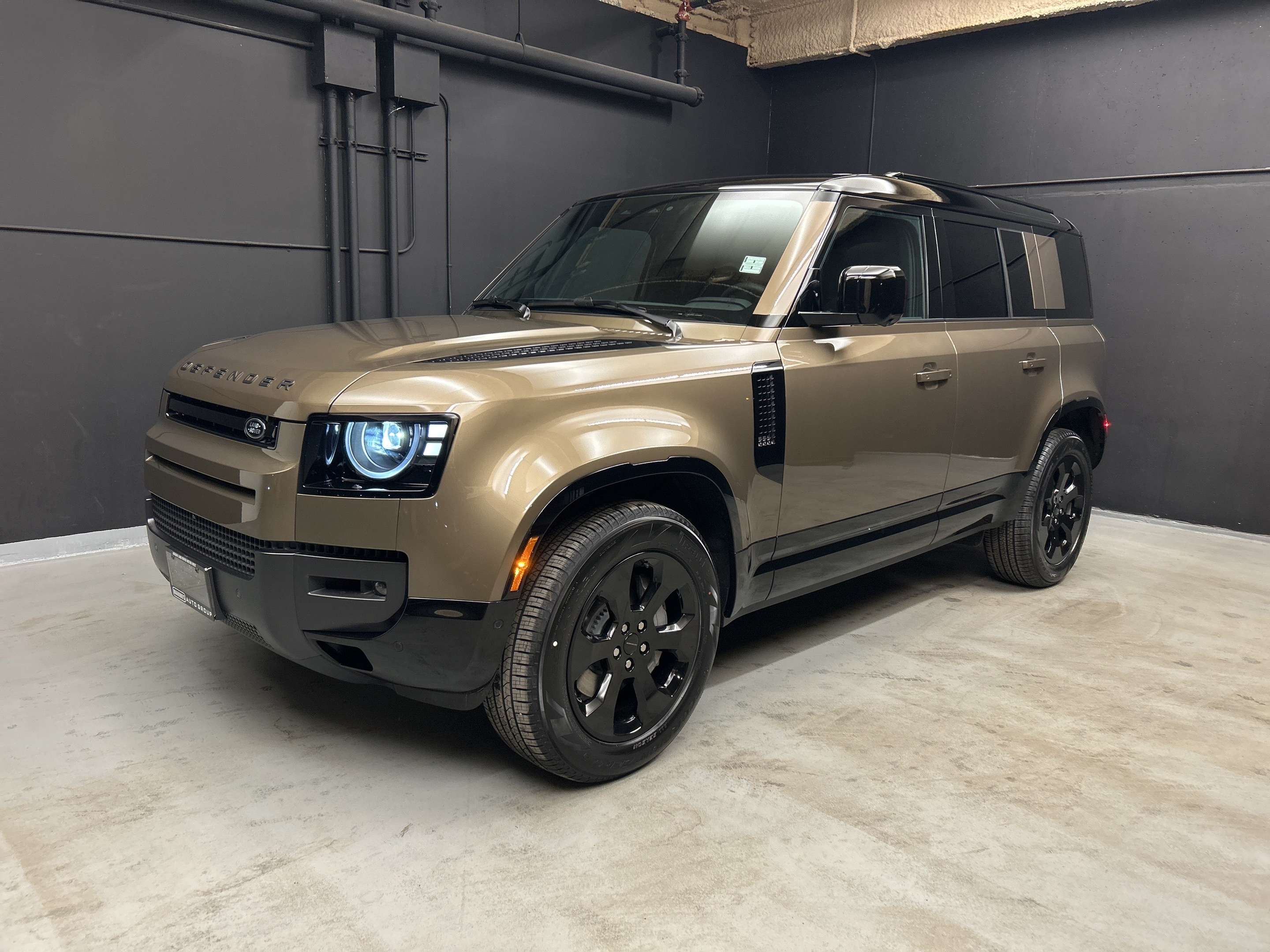 2026 Land Rover Defender X-Dynamic SE