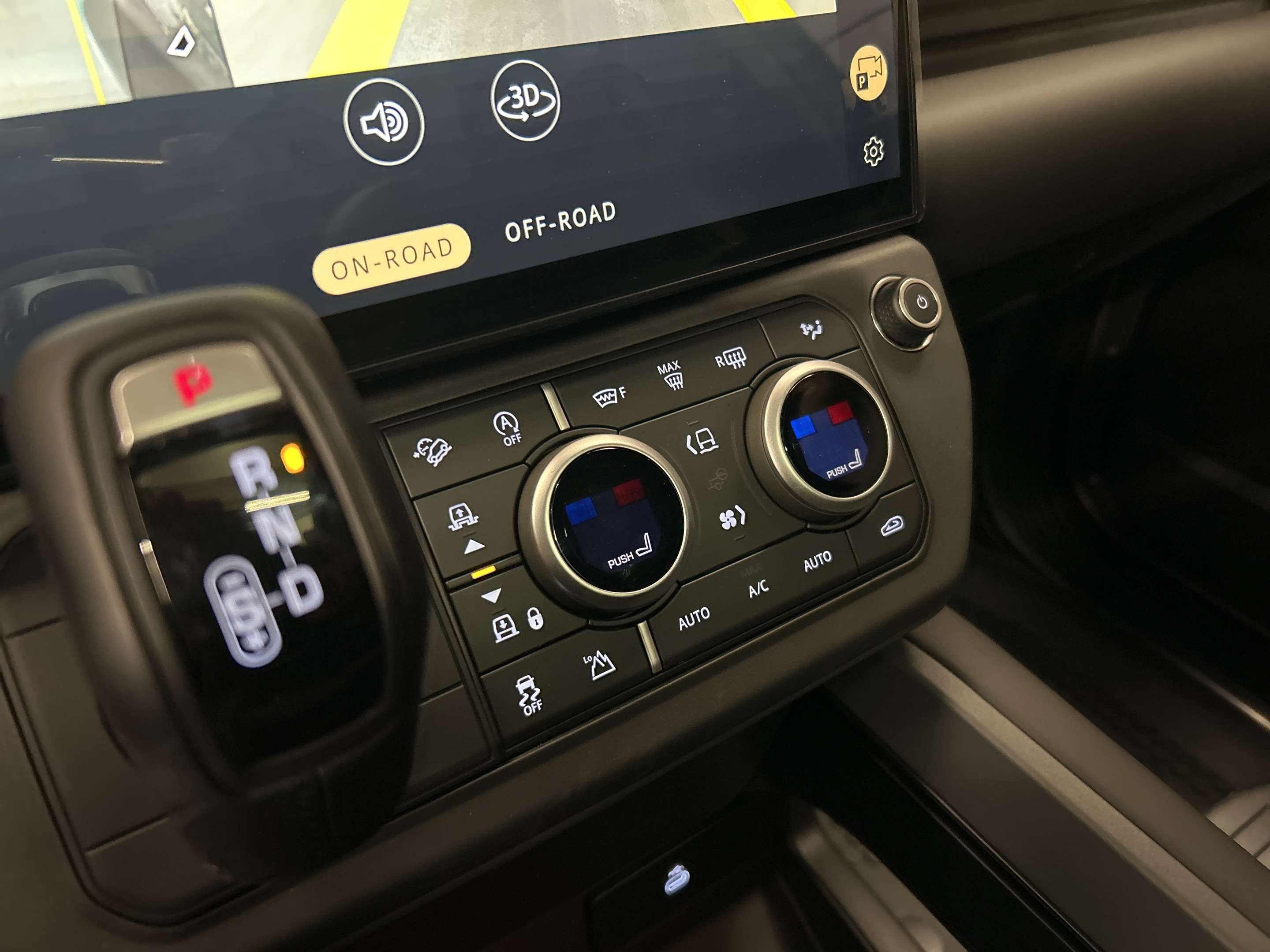 2026 Land Rover Defender X-Dynamic SE thumb 18