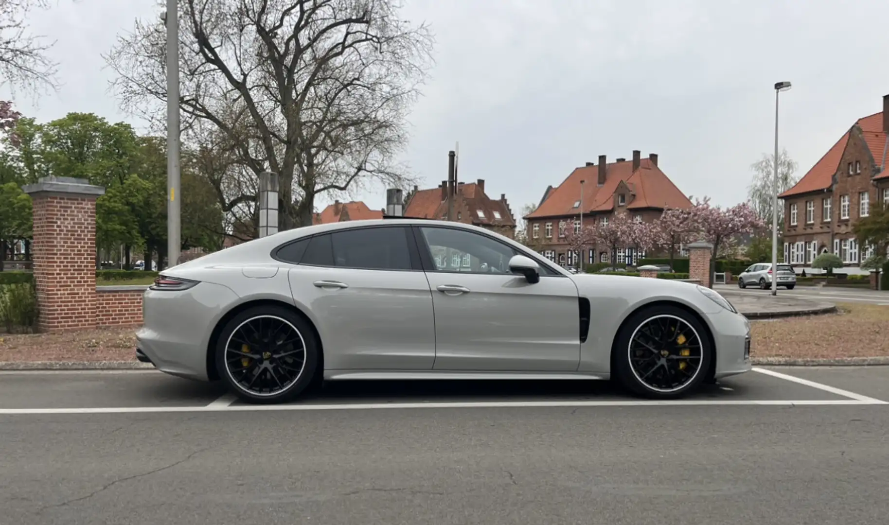 Porsche Panamera 4 E-Hybrid Executive Grijs - 1