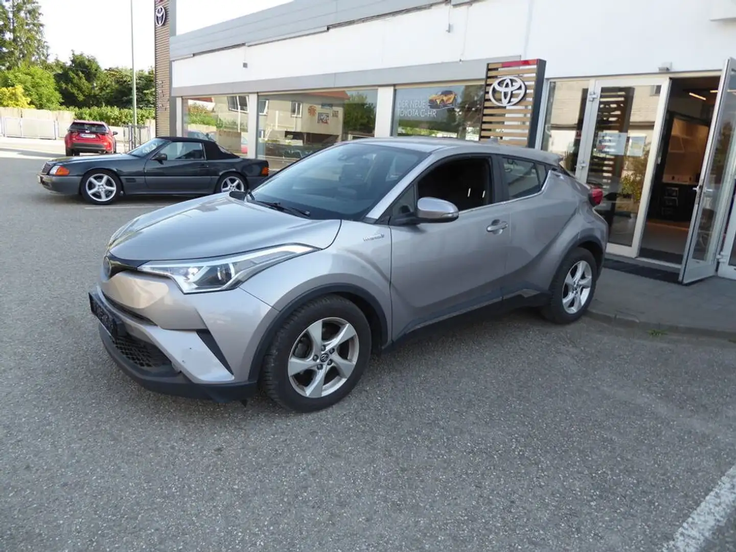 Toyota C-HR Hybrid *NAVI*BSM* Grau - 2