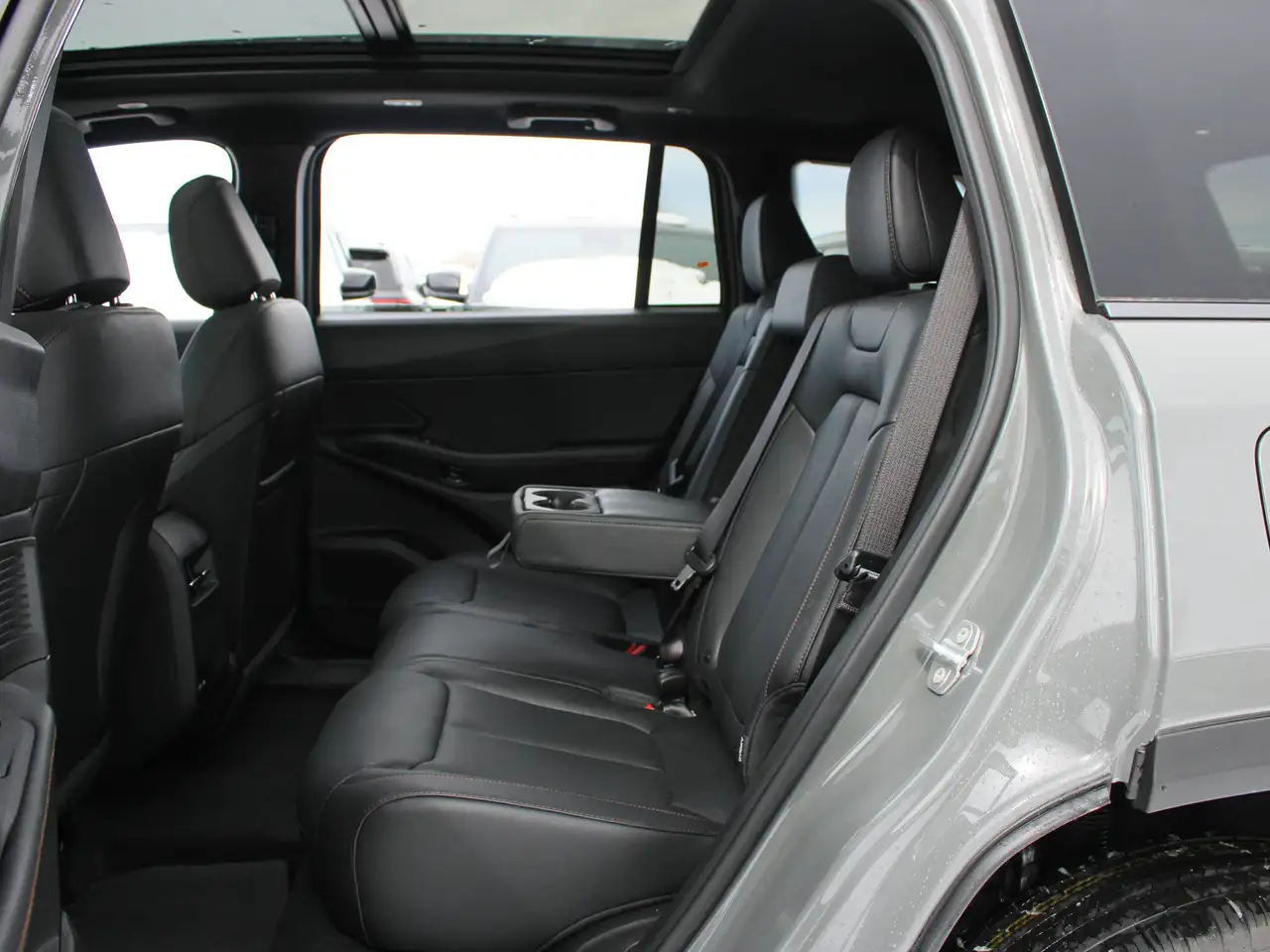 Jeep Cherokee снимка Jeep Cherokee