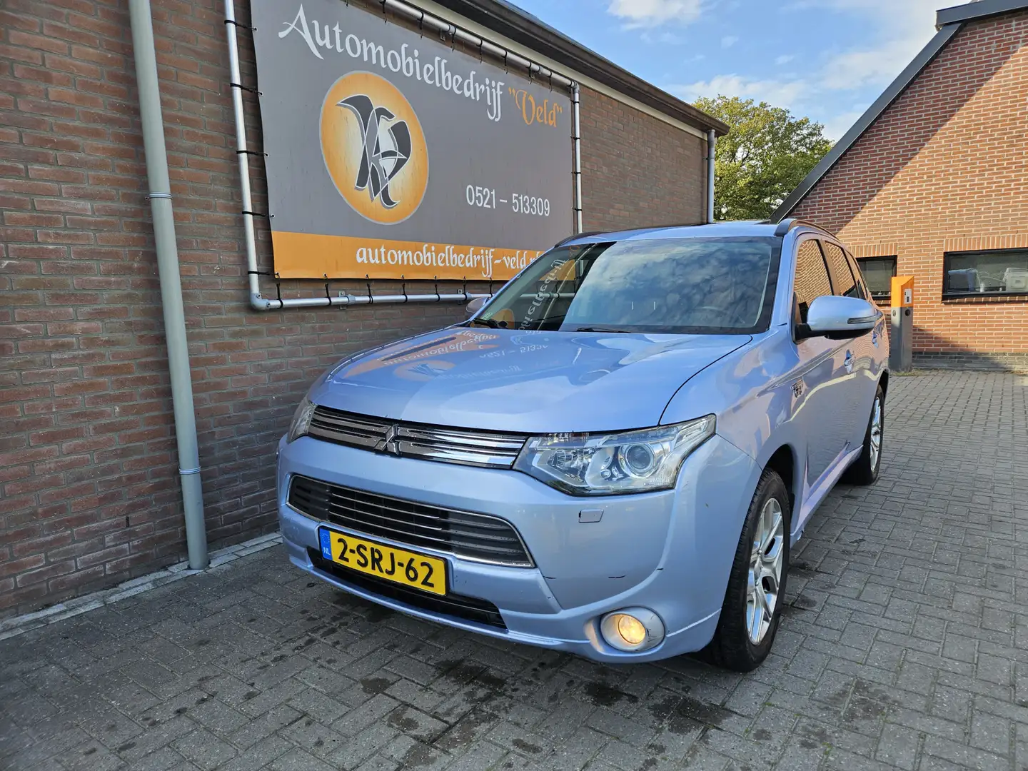 Mitsubishi Outlander 2.0 PHEV Instyle Blauw - 1