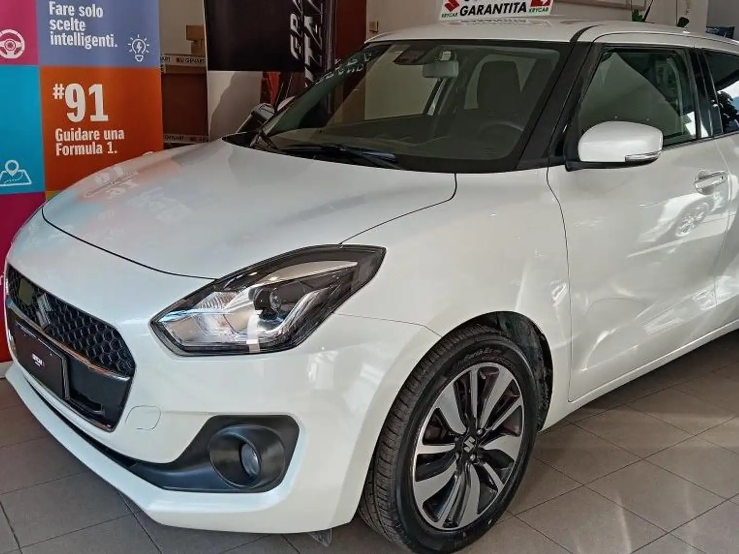 Suzuki Swift Swift VI 2017 1.2h Top 2wd  MT GPL Bianco - 2