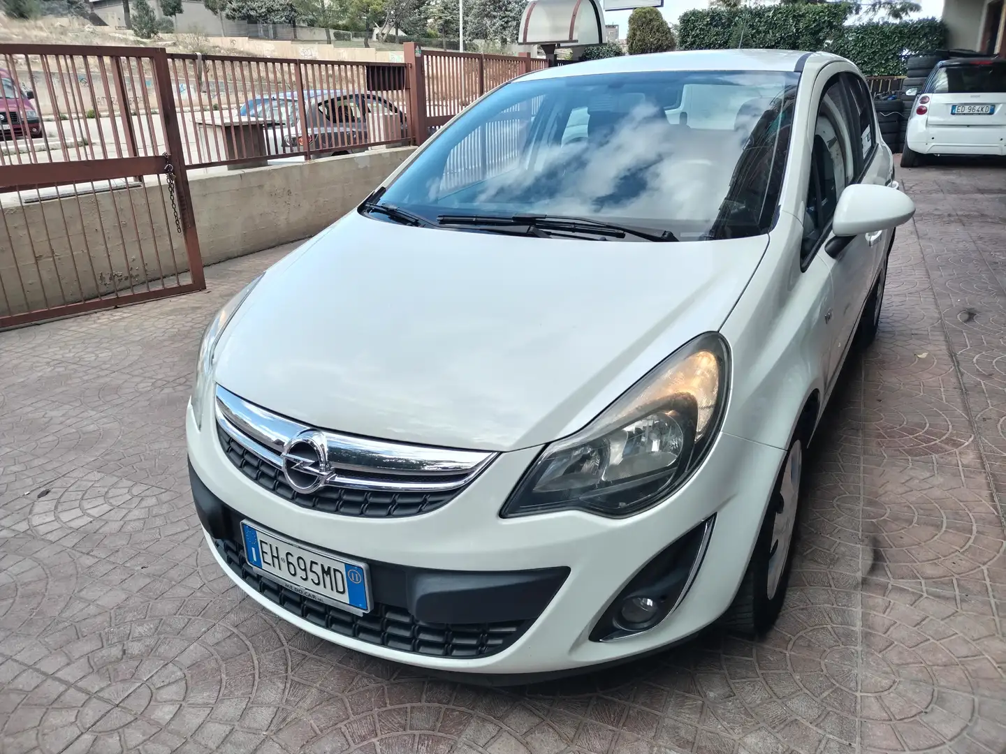 Opel Corsa Corsa IV 2013 5p 1.2 Cosmo 85cv Blanc - 2