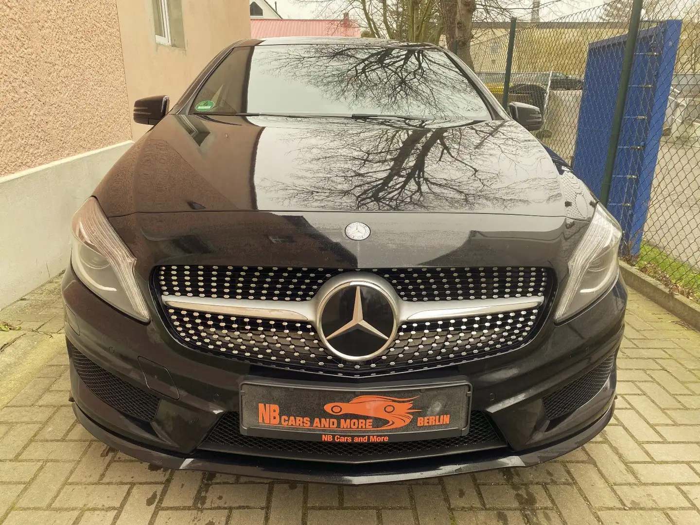 Mercedes-Benz A 220 CDI 4Matic, LED,AMG Line!!! Schwarz - 2