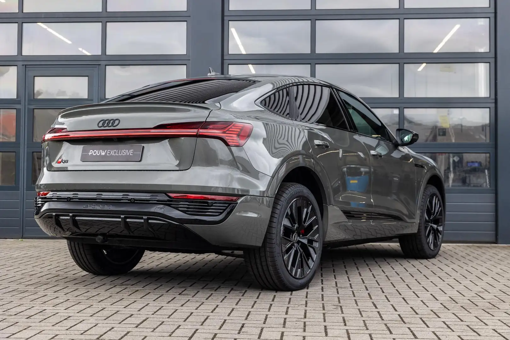 Audi Q8 e-tron Sportback 50 340pk Quattro S Edition 95 kWh | SoH Grijs - 2