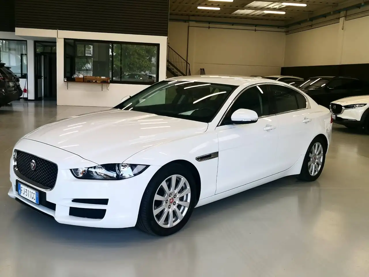 Jaguar XE