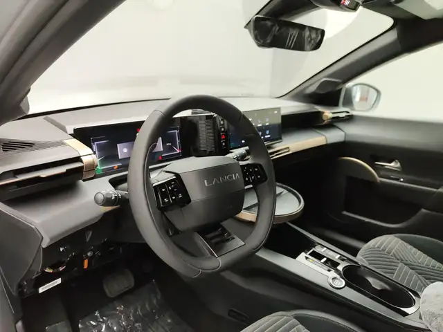 Lancia Ypsilon view 11