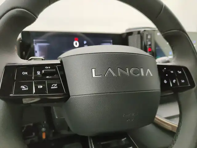 Lancia Ypsilon view 12