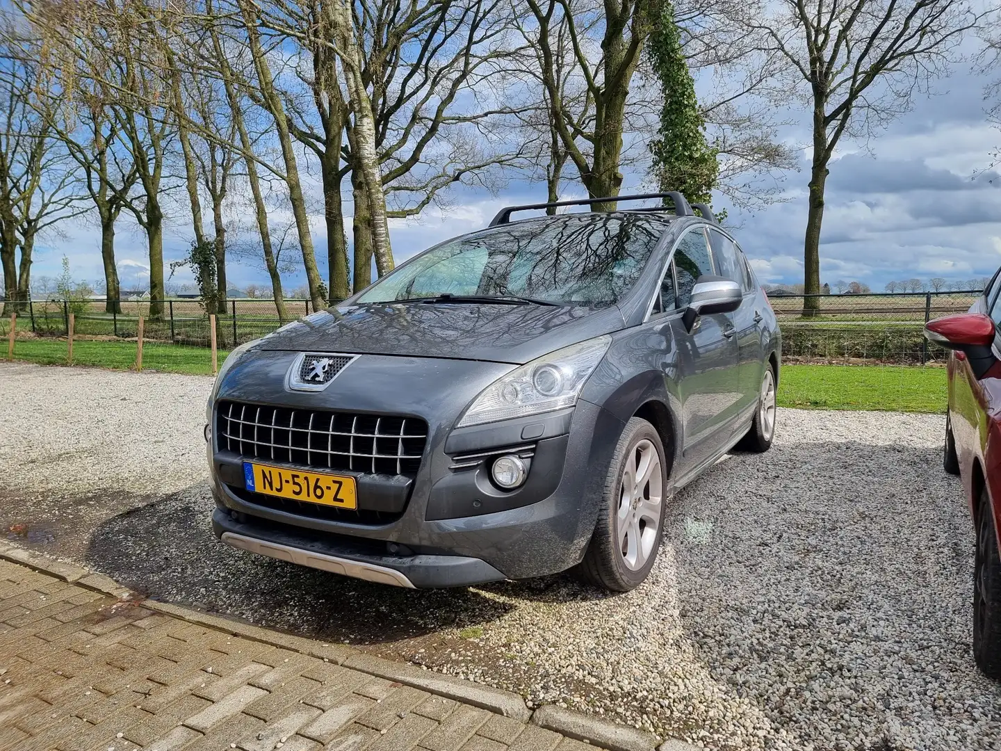 Peugeot 3008 HDi FAP 165 Automatik Premium Grijs - 1