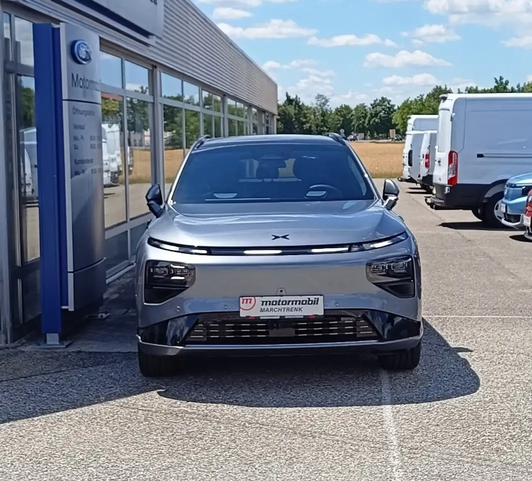 XPENG G9
