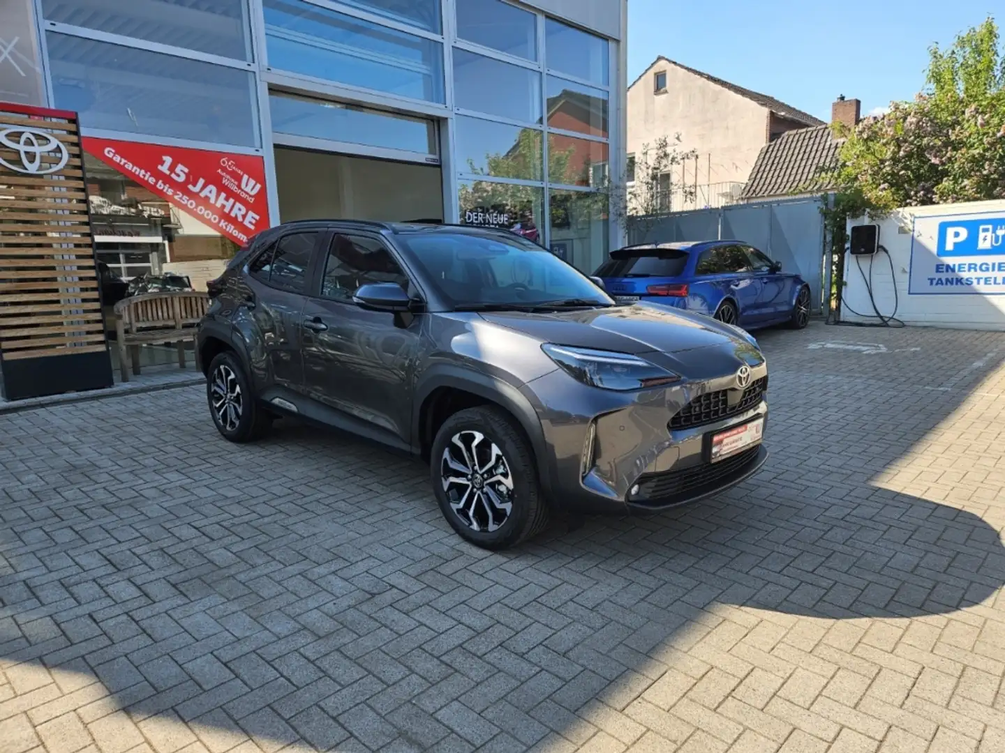 Toyota Yaris Cross Teamplayer Hybrid Navi LED Apple CarPlay Android A Grau - 1
