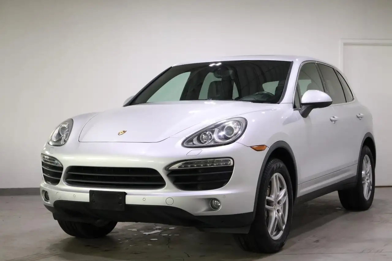Porsche Cayenne снимка Porsche Cayenne