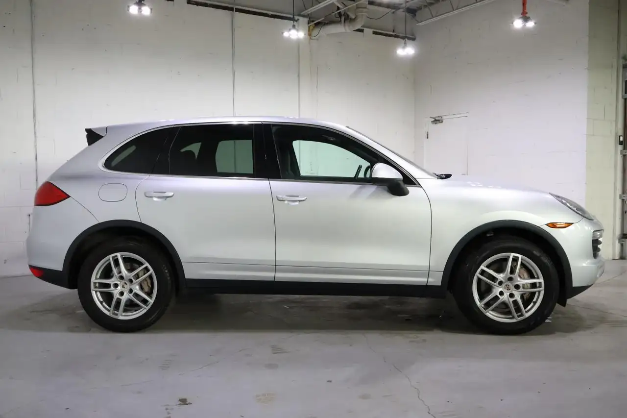 Porsche Cayenne снимка Porsche Cayenne