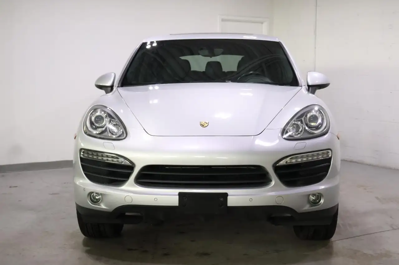 Porsche Cayenne снимка Porsche Cayenne
