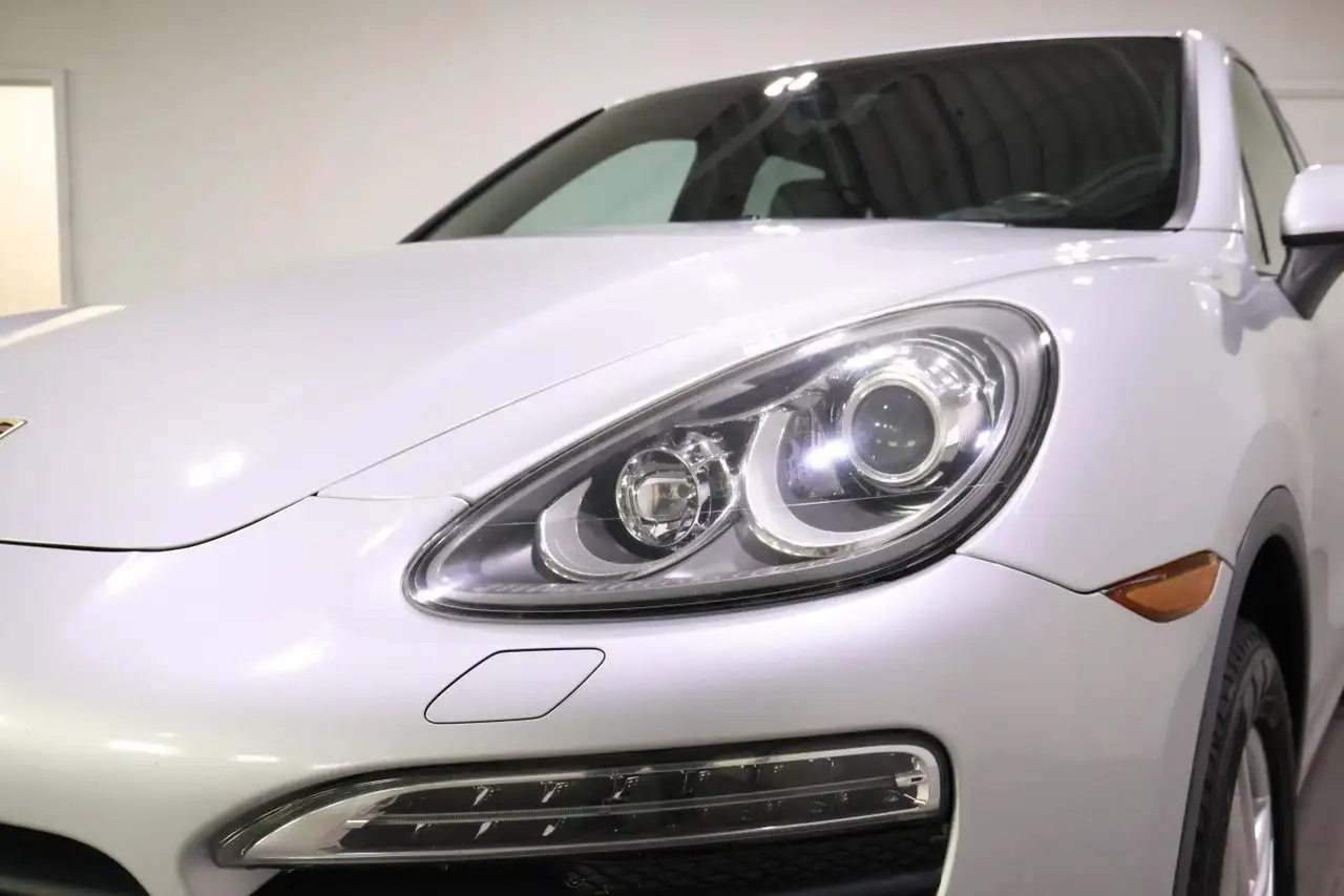 Porsche Cayenne снимка Porsche Cayenne