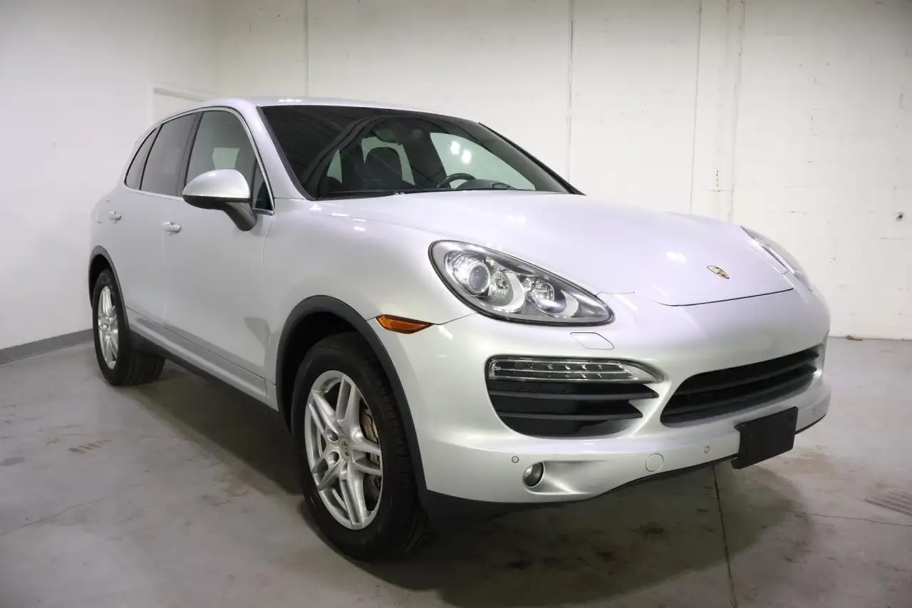 Porsche Cayenne снимка Porsche Cayenne