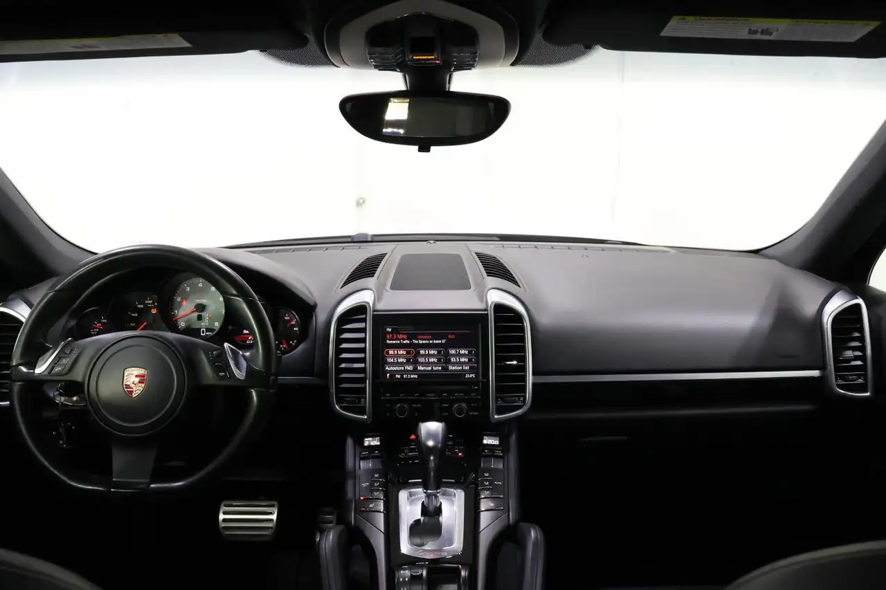 Porsche Cayenne снимка Porsche Cayenne