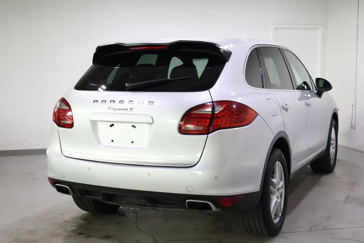 Porsche Cayenne снимка Porsche Cayenne