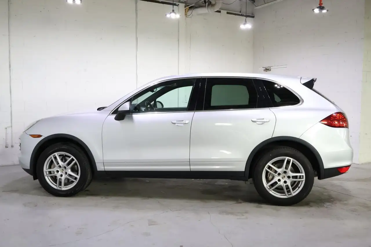 Porsche Cayenne снимка Porsche Cayenne