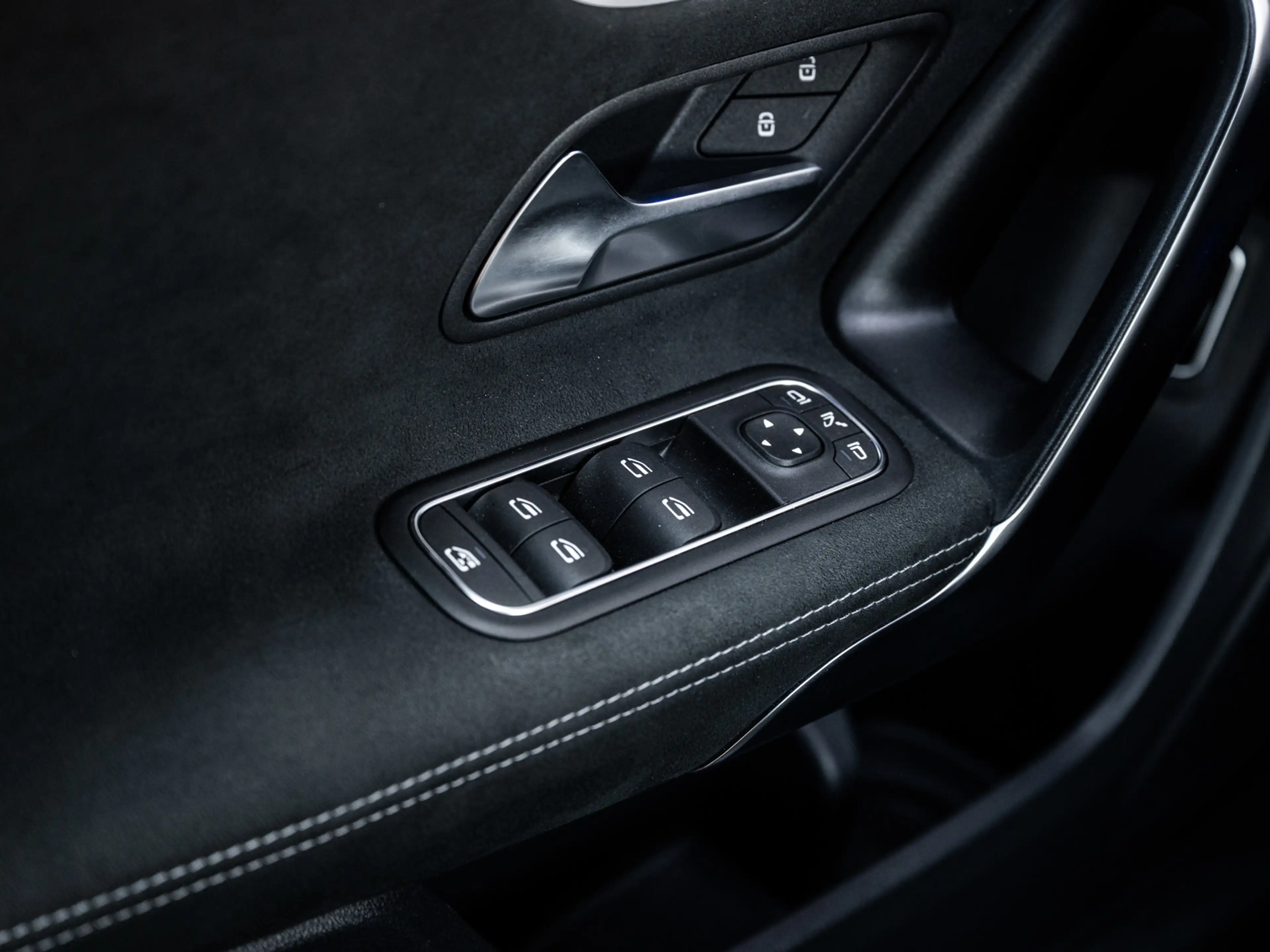 Mercedes-Benz A 180 2025 AMG Line Night | Pano | Manufaktur Grau — photo 10