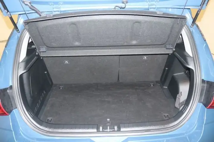 Hyundai i20 5P TGDI 1.0 KLASS 2025, foto 9