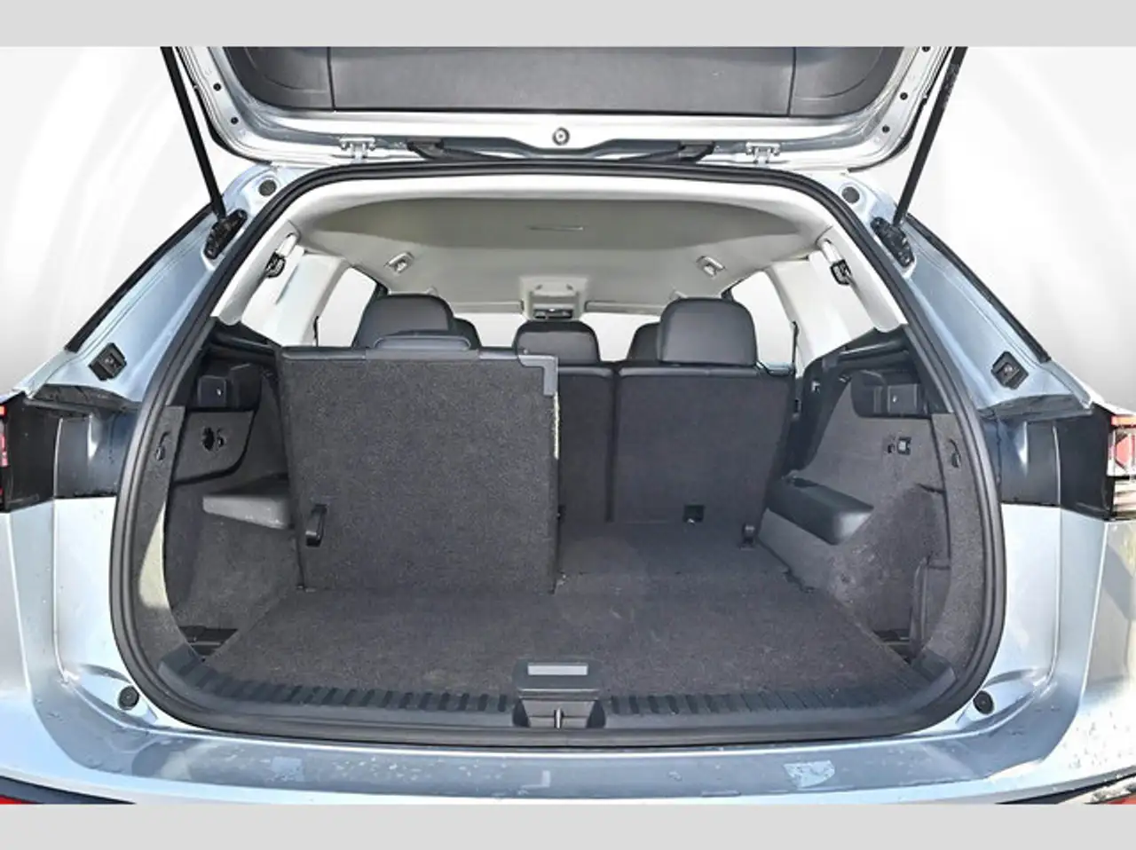 Volkswagen Tayron 2.0 l TDI DSG 4Motion Life eUPE 62500€ 9