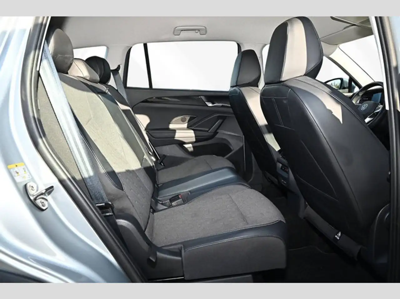 Volkswagen Tayron 2.0 l TDI DSG 4Motion Life eUPE 62500€ 7