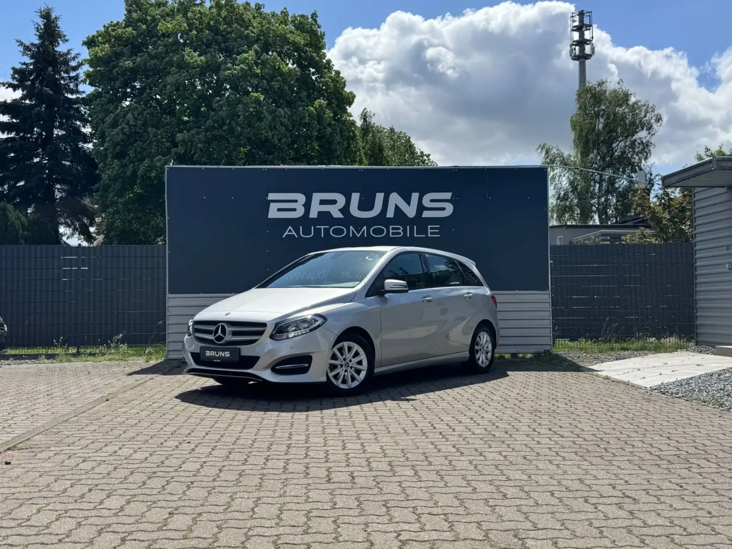 Mercedes-Benz B 180 CDI / d Style 7G DCT Sitzheizung Navi Szary - 1
