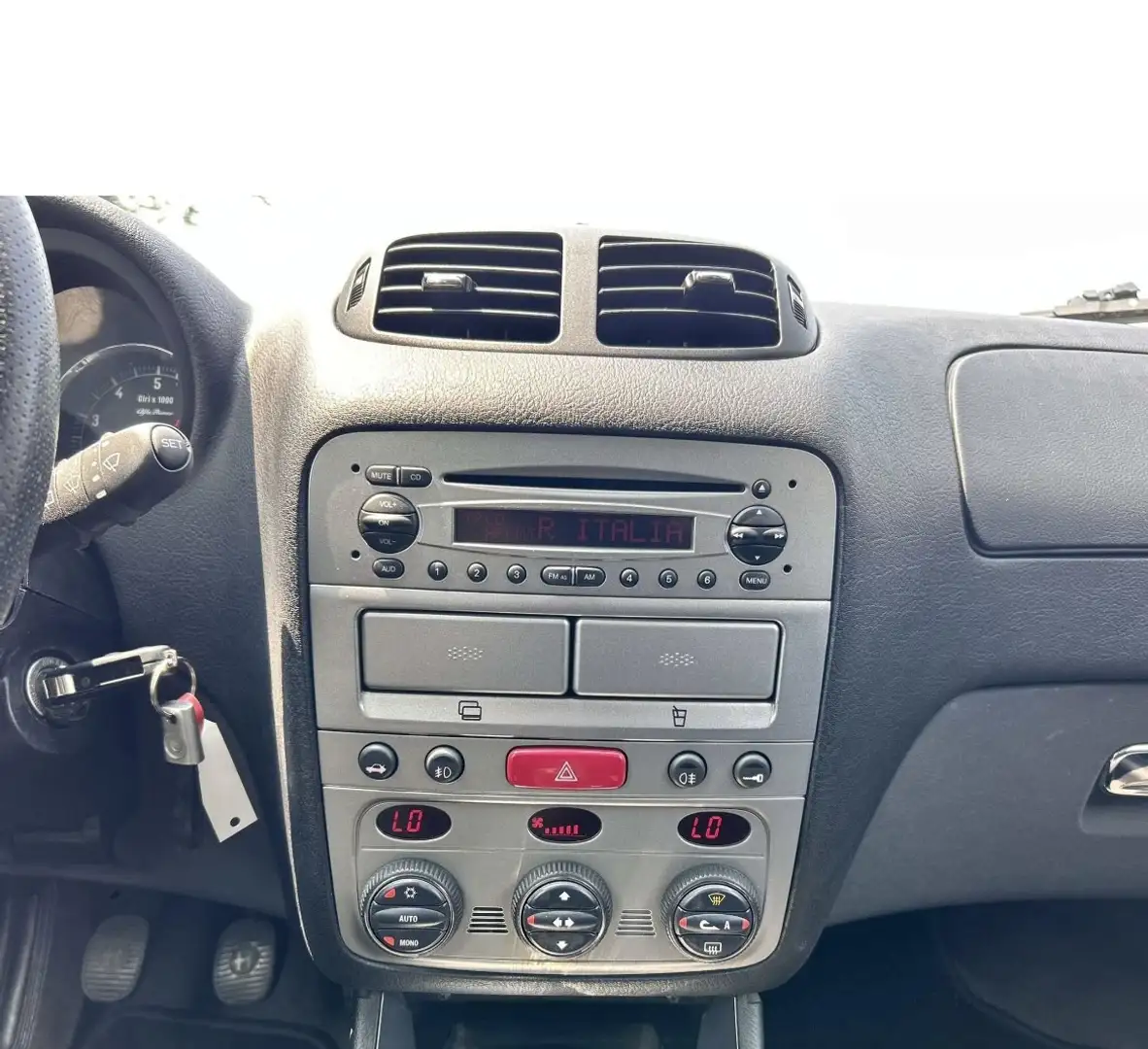 Alfa Romeo 147 5p 1.6 ts 16v  45000 Km !!! distribuzione nuova - 2