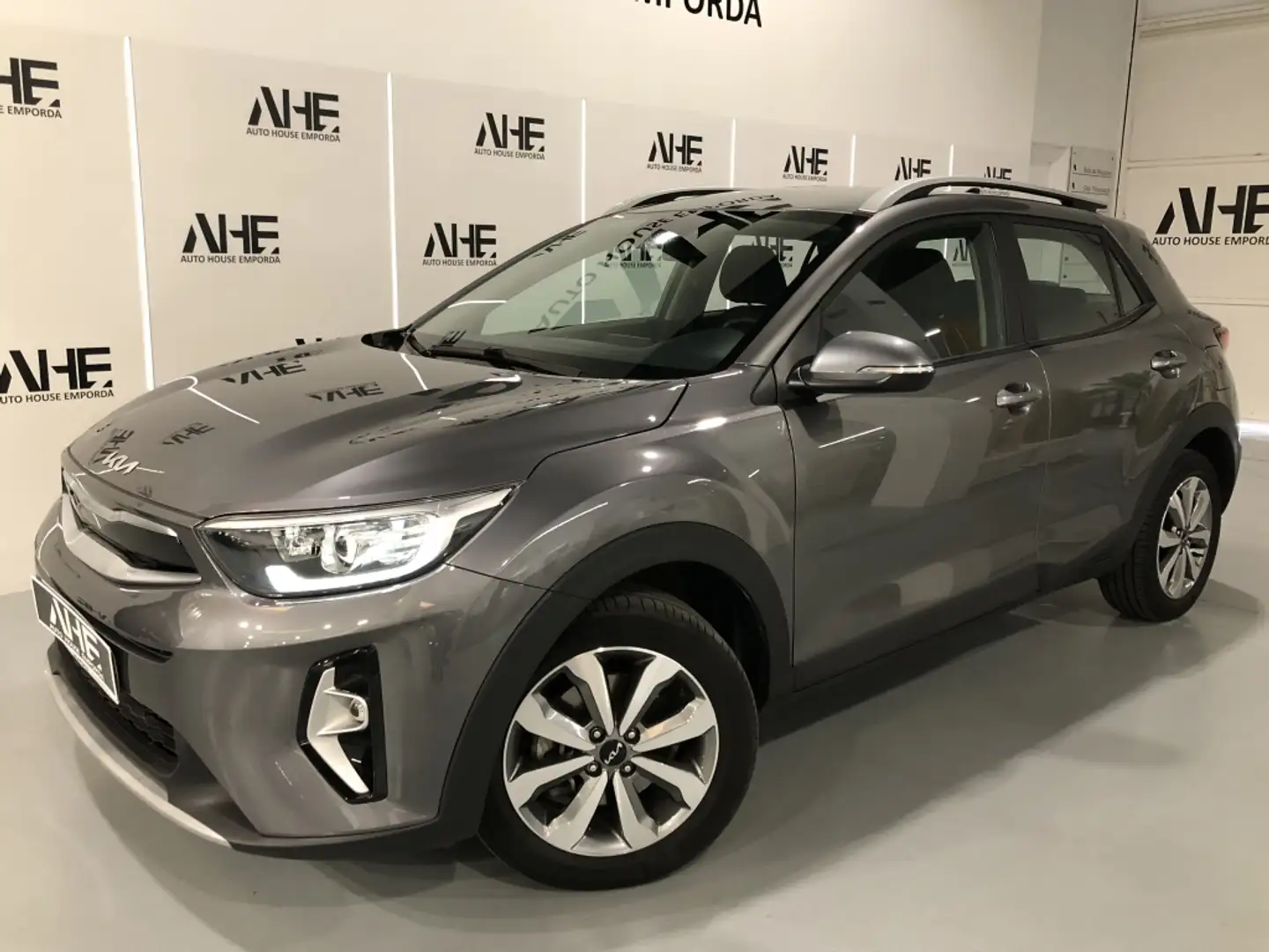 Kia Stonic 1.0 T-GDi MHEV Style Edition 100 Gris - 1