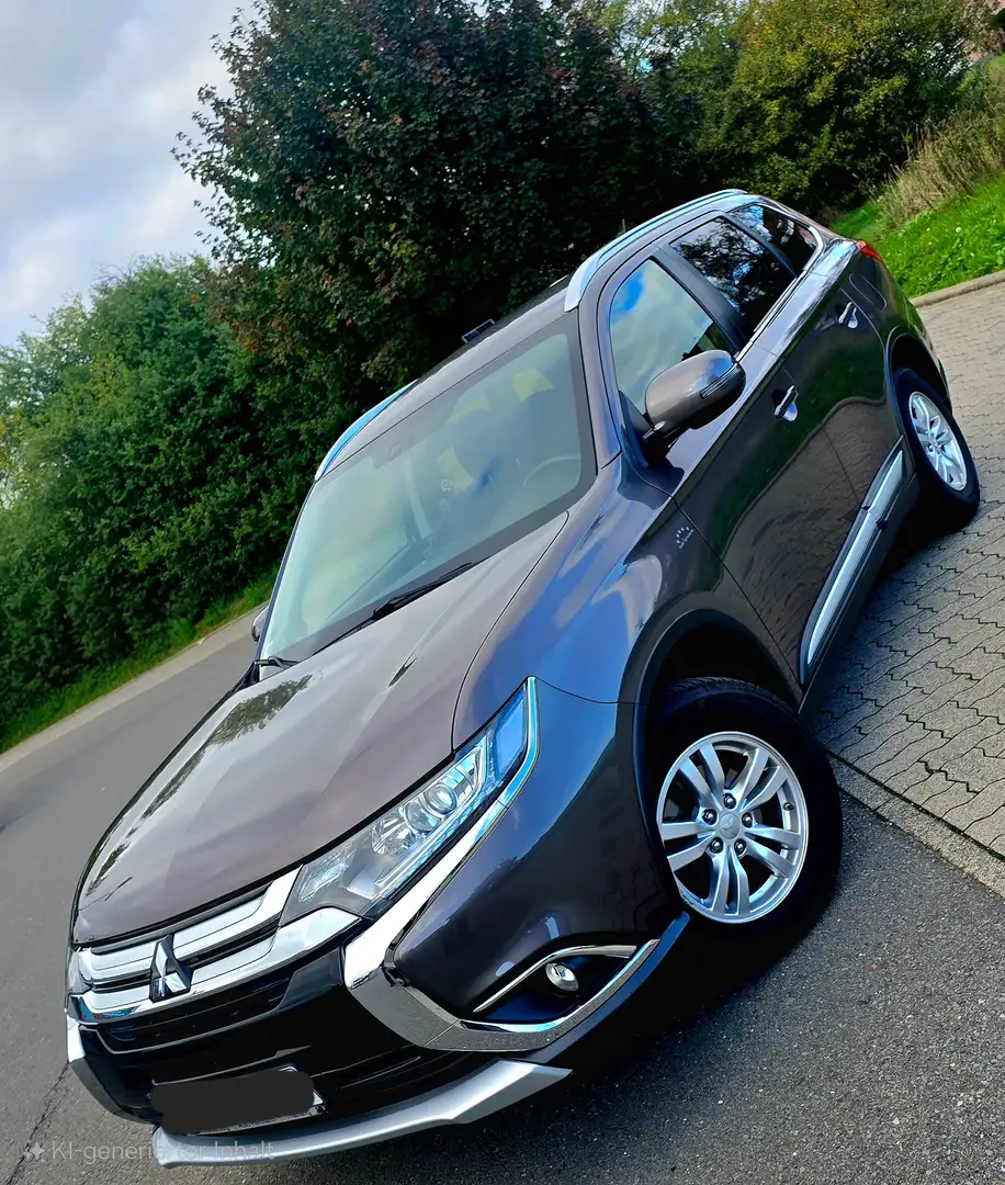 Mitsubishi Outlander Outlander 2.0 2WD SUV-Star Braun - 2