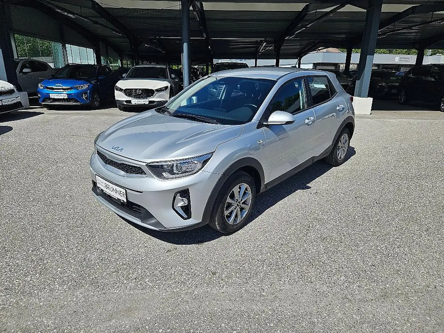 Kia Stonic 1,2 DPI ISG Titan Silber - 2