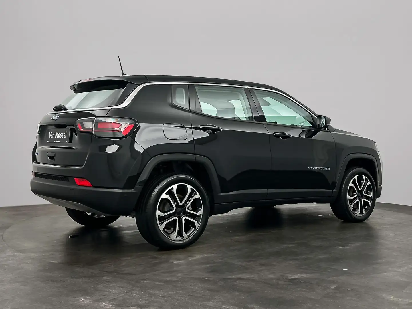 Jeep Compass 4xe 190pk Plug-in Hybrid Electric Altitude | Achte Zwart - 2