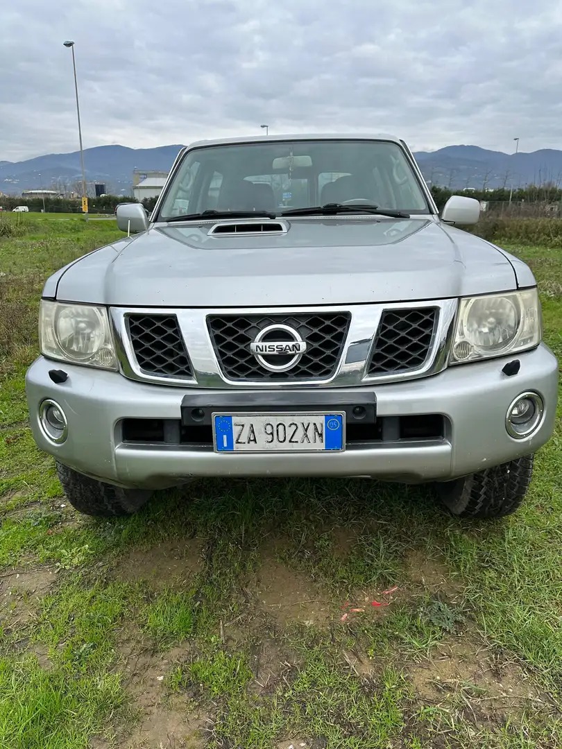 Nissan Patrol 3.0 Stříbrná - 1