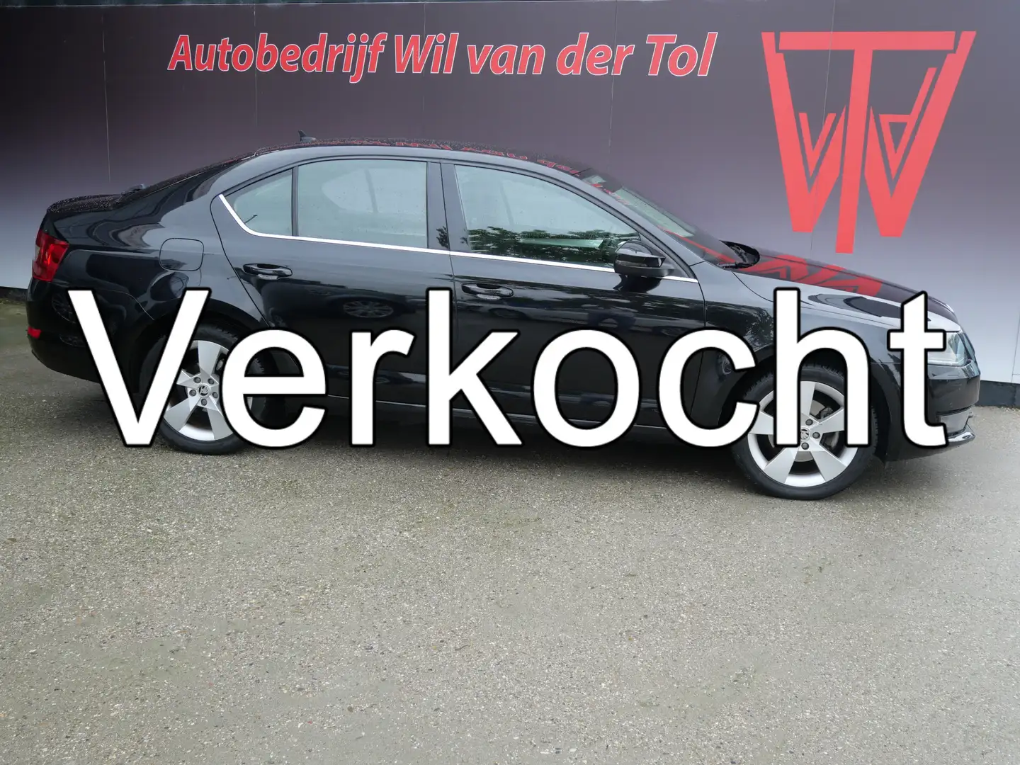 Skoda Octavia 1.4 TSI ELEGANCE BNS | XENON | NAVIGATIE | TREKHAA Zwart - 1