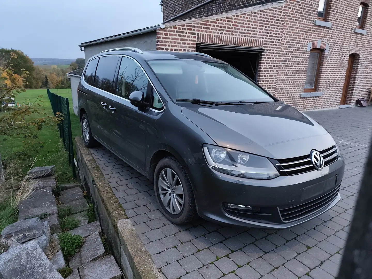 Volkswagen Sharan Sharan 2.0 CR TDi Comfortline BMT DSG Gris - 1