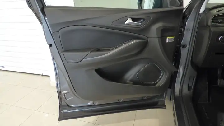 Opel Grandland X Design Line 1,2 Turbo S/S MT6 2021, foto 14