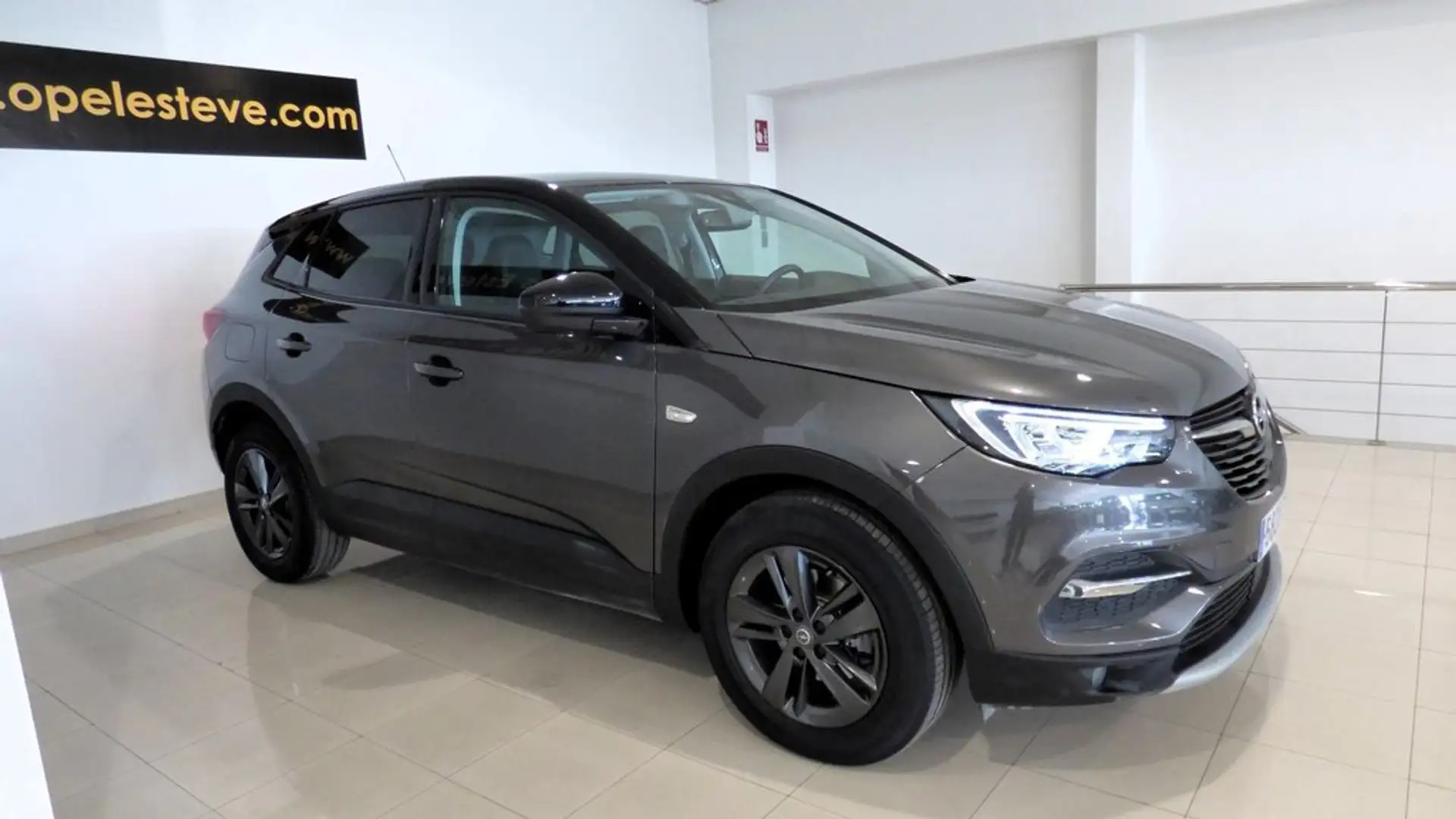 Opel Grandland X 1.2 Turbo 130cv Design Line Burdeos - 2
