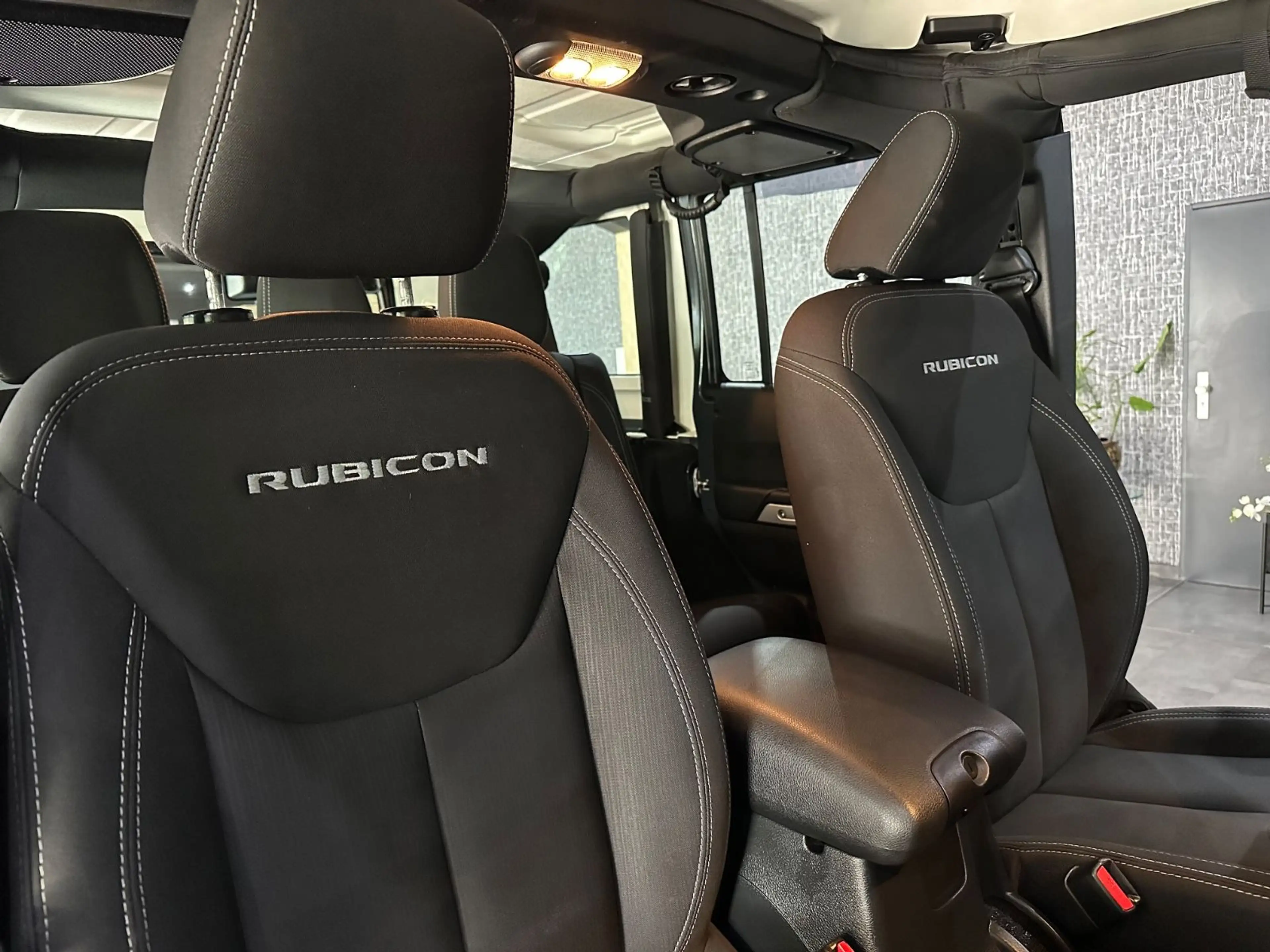Jeep Wrangler Unlimited Rubicon Automatik / Hardtop — photo 7