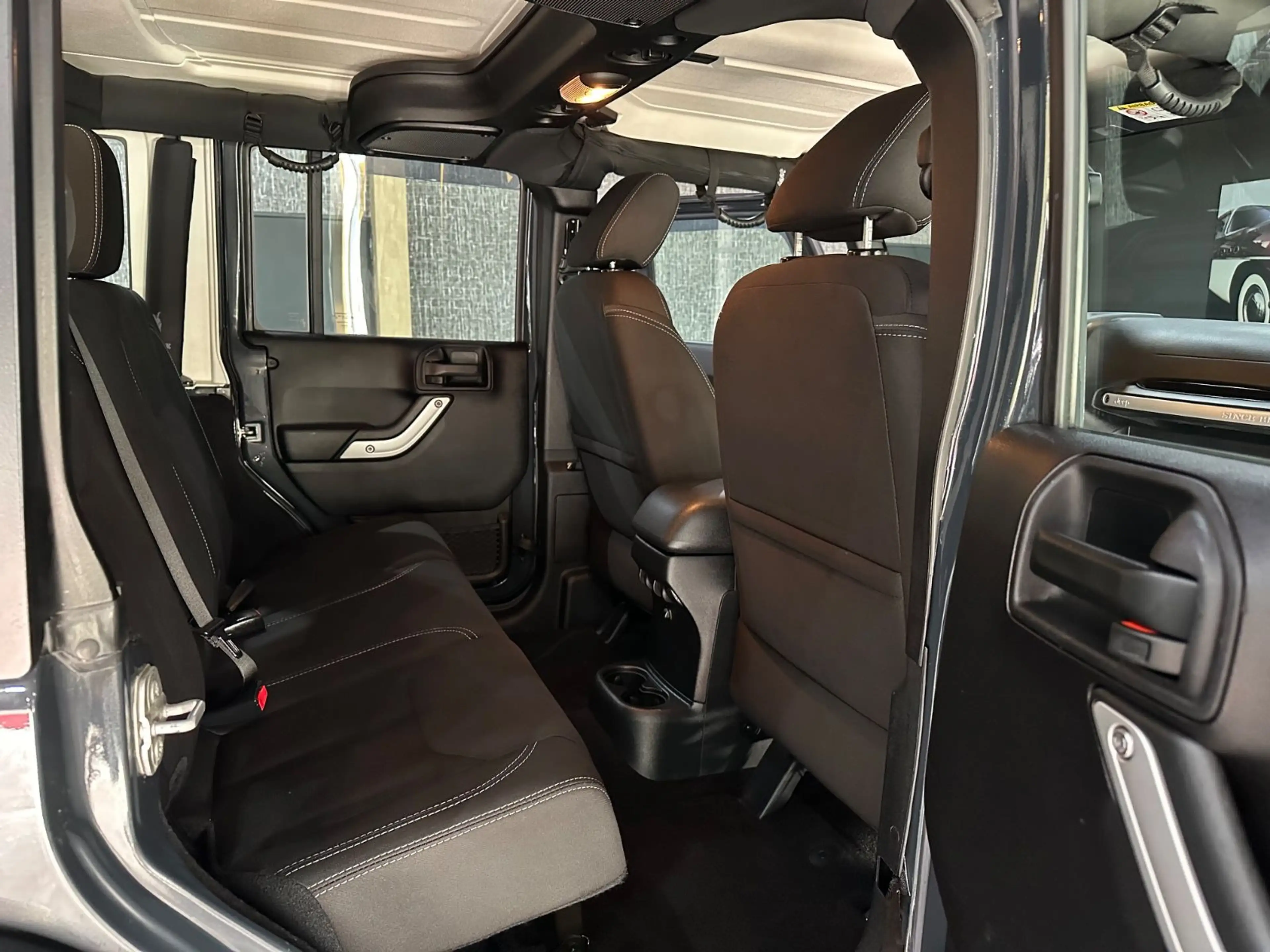 Jeep Wrangler Unlimited Rubicon Automatik / Hardtop — photo 11