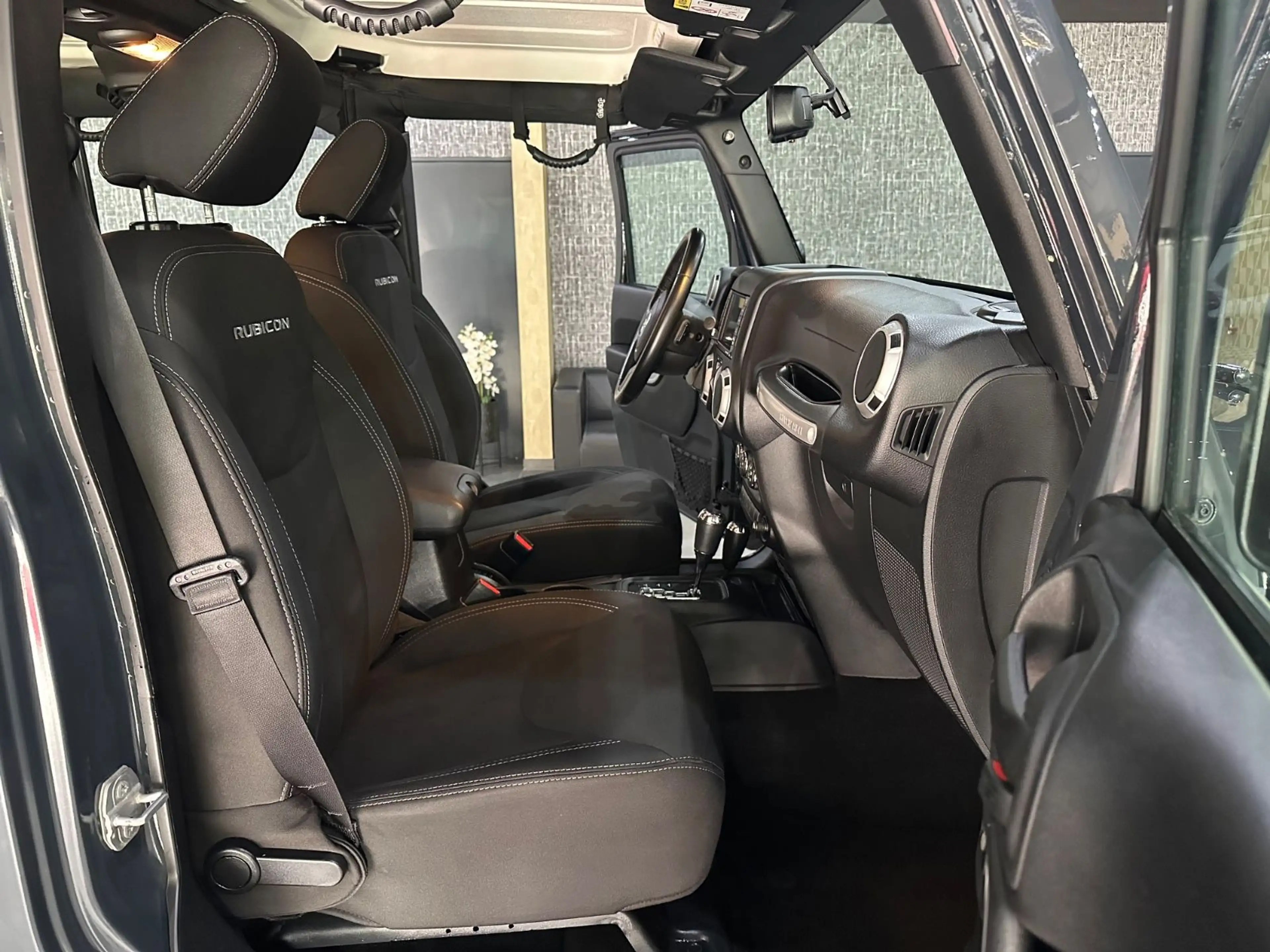Jeep Wrangler Unlimited Rubicon Automatik / Hardtop — photo 8