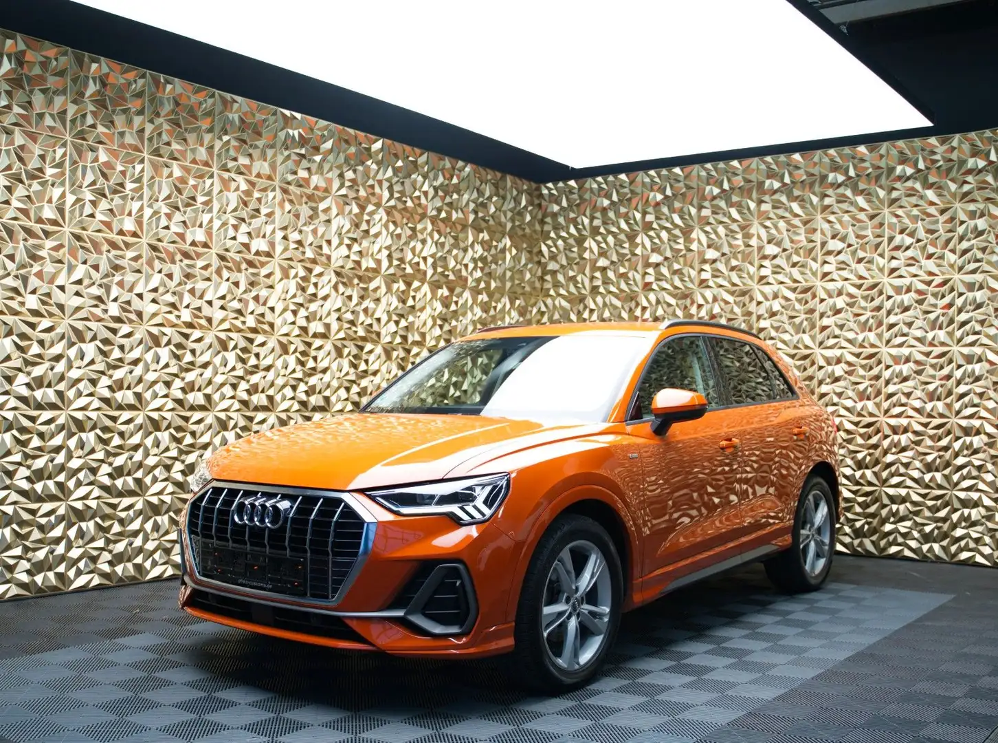Audi Q3 35 TDI S line|AHK|LED|ACC|360 KAMERA|DCC|KEYL Orange - 1