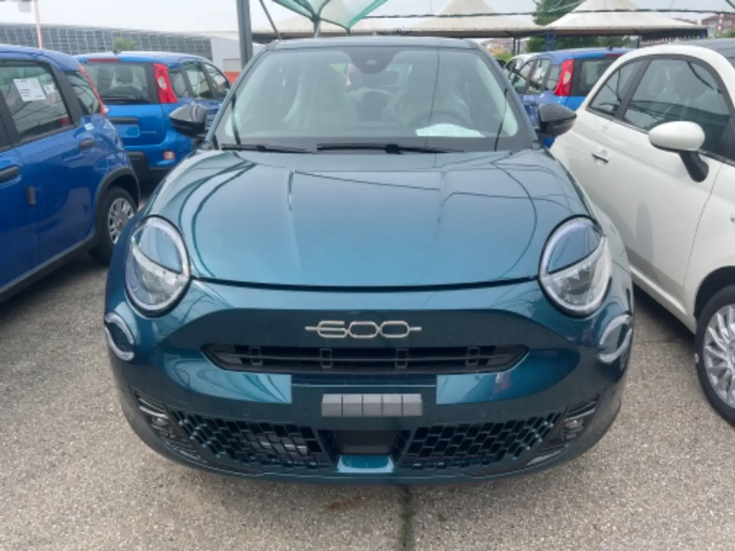 Fiat 600 1.2 Hybrid Grün - 2