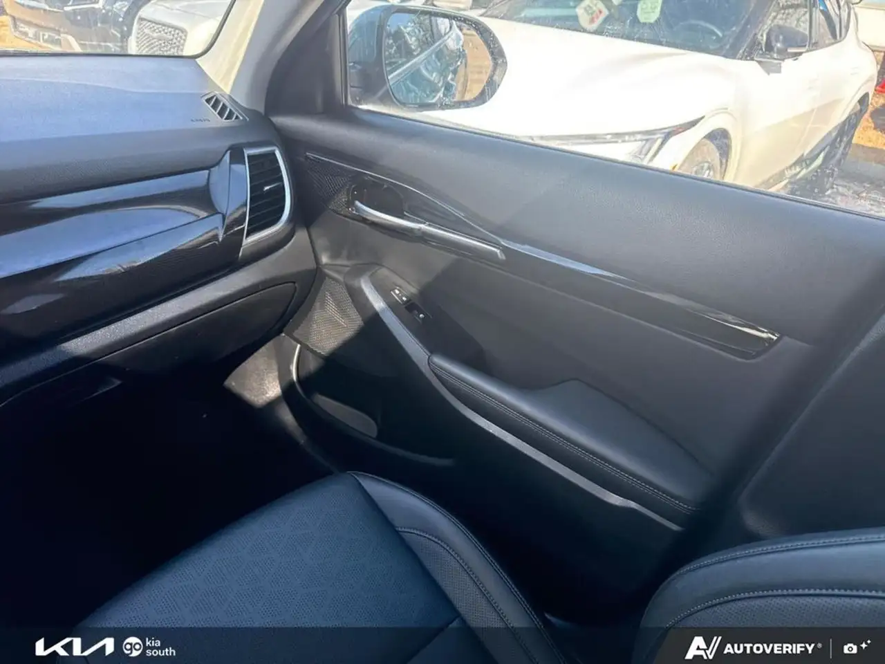 Kia Seltos снимка Kia Seltos