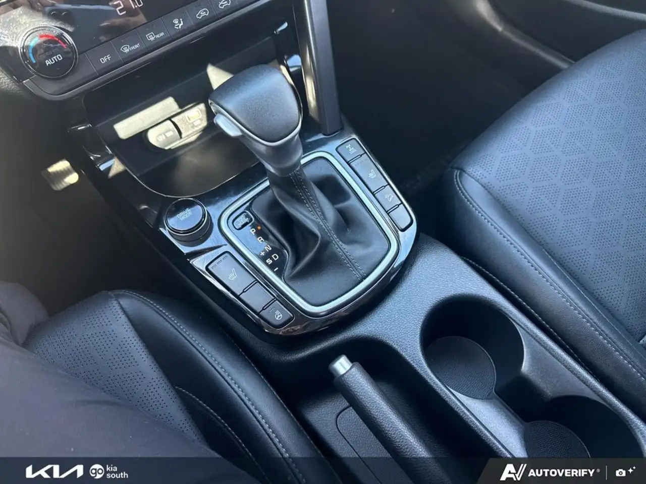 Kia Seltos снимка Kia Seltos