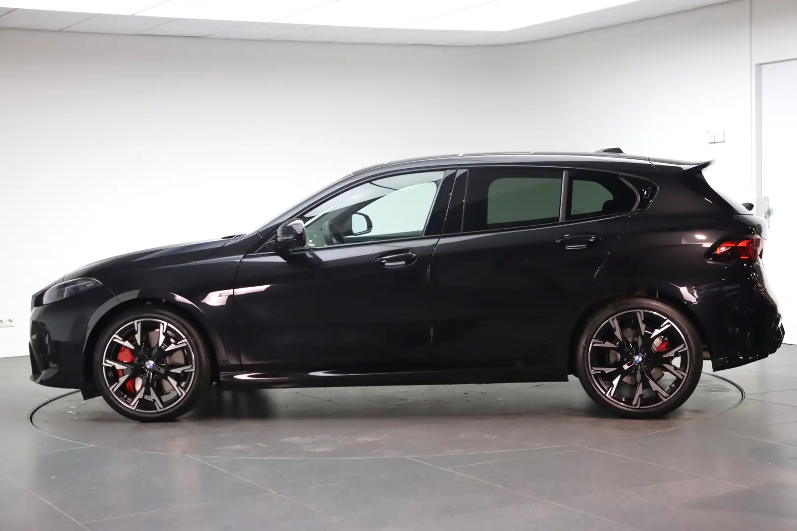 BMW 120 1 Serie M Sport Automaat / Panoramadak / Sportstoe Zwart - 2